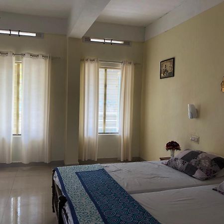 Sandy Beach Hotel Thiruvananthapuram ภายนอก รูปภาพ