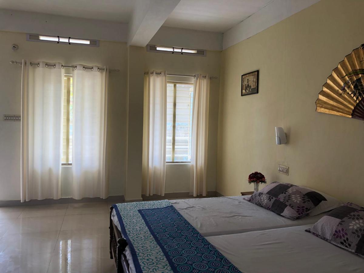 Sandy Beach Hotel Thiruvananthapuram ภายนอก รูปภาพ