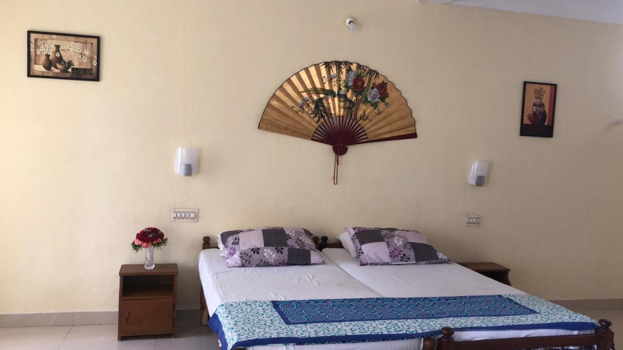 Sandy Beach Hotel Thiruvananthapuram ภายนอก รูปภาพ