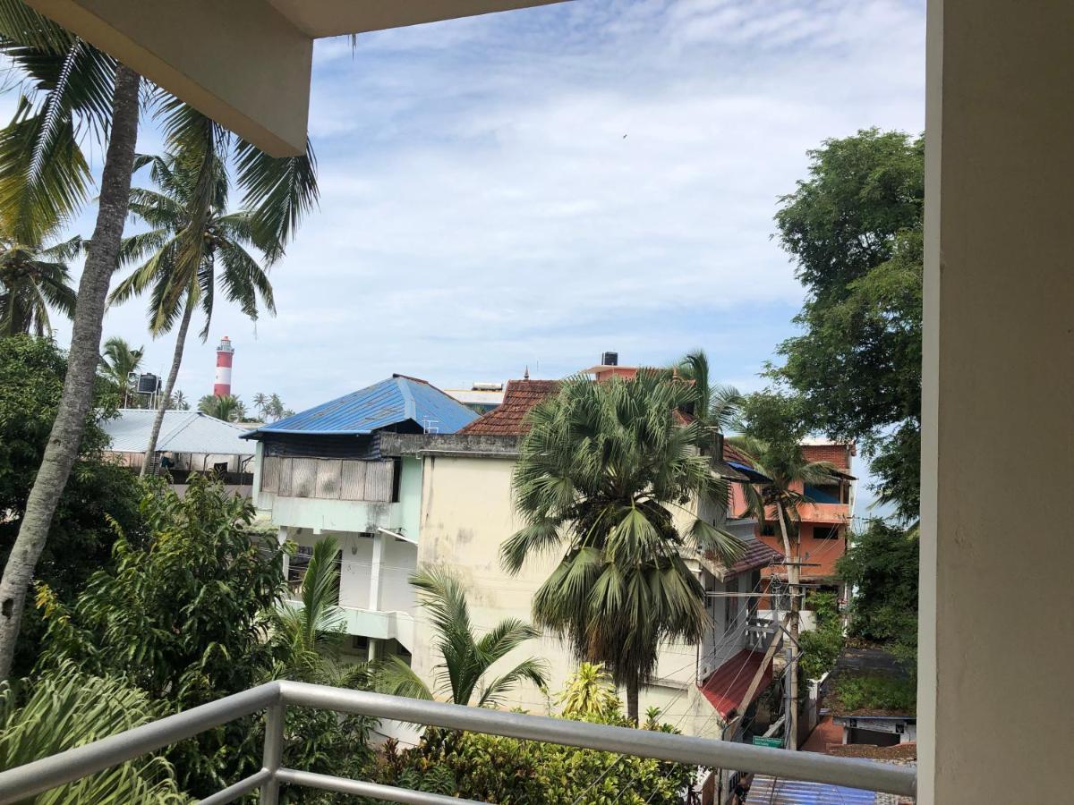 Sandy Beach Hotel Thiruvananthapuram ภายนอก รูปภาพ