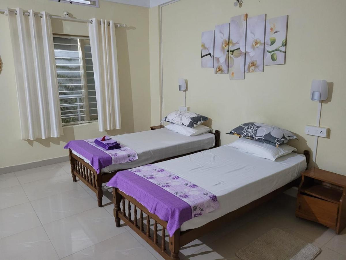Sandy Beach Hotel Thiruvananthapuram ภายนอก รูปภาพ