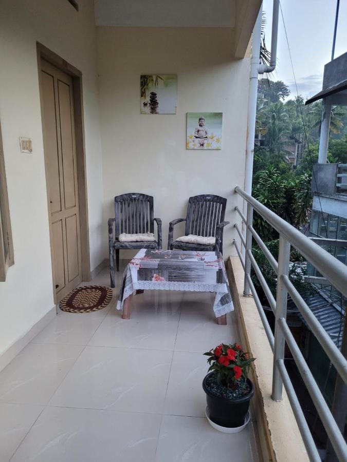 Sandy Beach Hotel Thiruvananthapuram ภายนอก รูปภาพ
